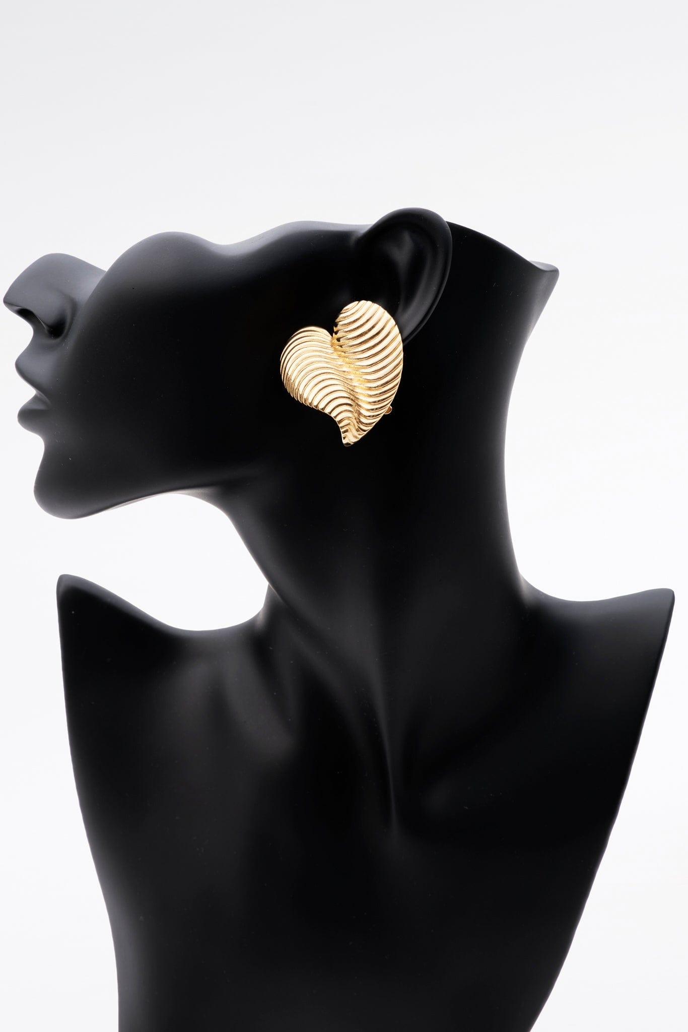 Vintage Givenchy Marble Resin Heart Earrings – Recess